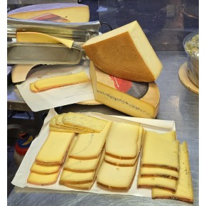 Raclette - 8 pers-  abondance -morbier-vin blanc-ail des...